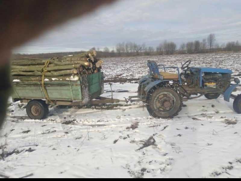 Продаєтьсясаморобний трактор у хорошому стані.