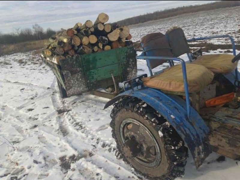 Продаєтьсясаморобний трактор у хорошому стані.