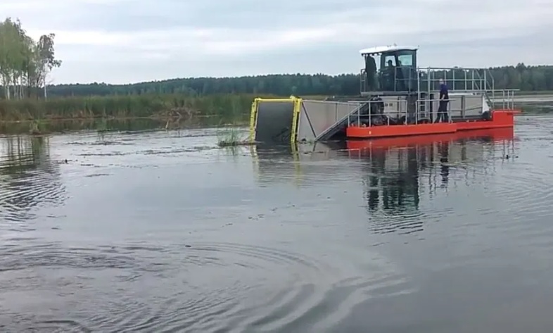 Водний комбайн для очищення водойм UDT-110M