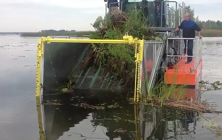 Водний комбайн для очищення водойм UDT-110M