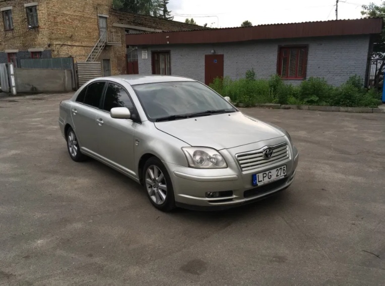 Toyota Avensis 2003г 2.0дизель 3 400 $