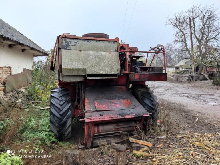 Продам зернозбиральний комбайн MF 525