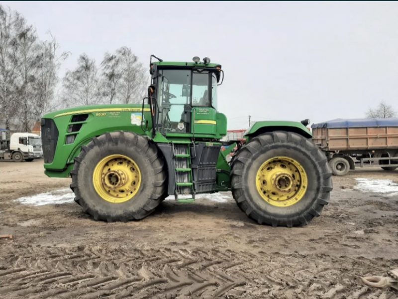 Трактор колісний John Deere 9530