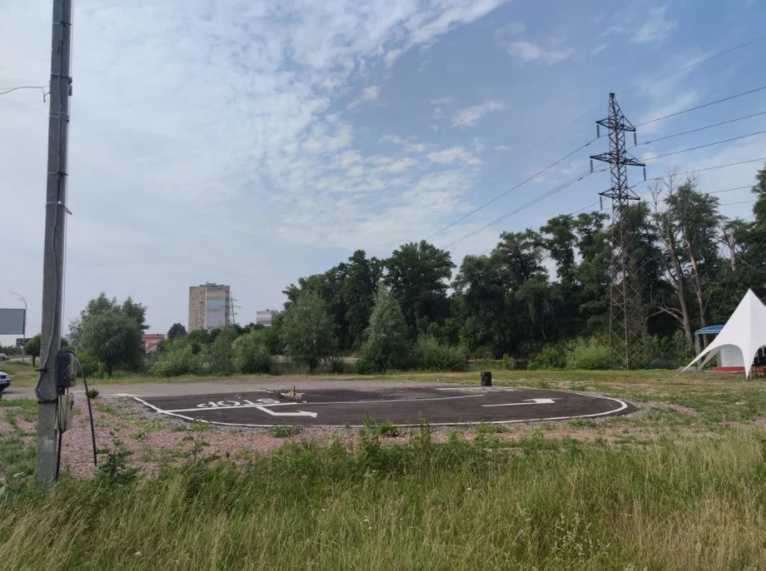 Оренда земельної ділянки біля озера в центрі міста понад трасою