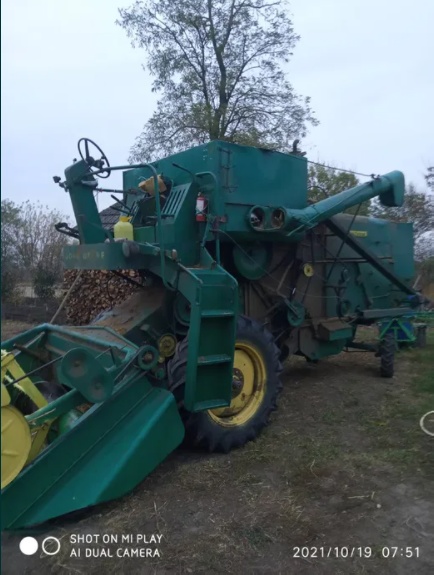 Комбайн JOHN DEERE 330