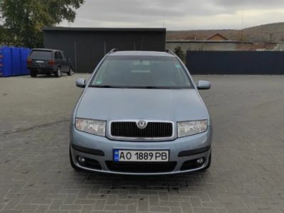 Продам автомобіль Skoda Fabia 2004 року