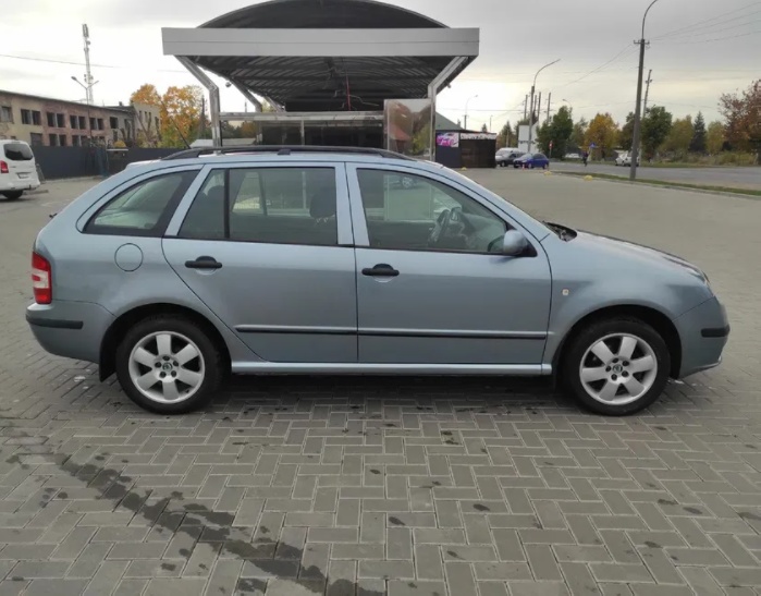 Продам автомобіль Skoda Fabia 2004 року