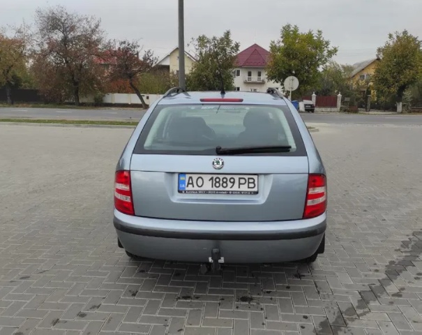 Продам автомобіль Skoda Fabia 2004 року