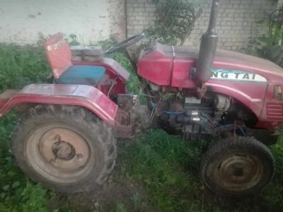 Трактор и прицеп