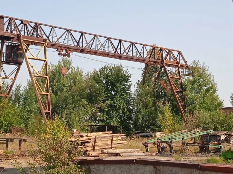 Производственная площадка возле трассы Киев-Чоп