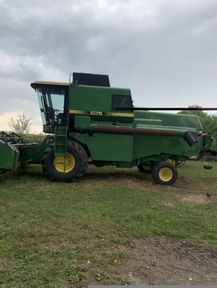 Продаю John Deere 1075 1989года